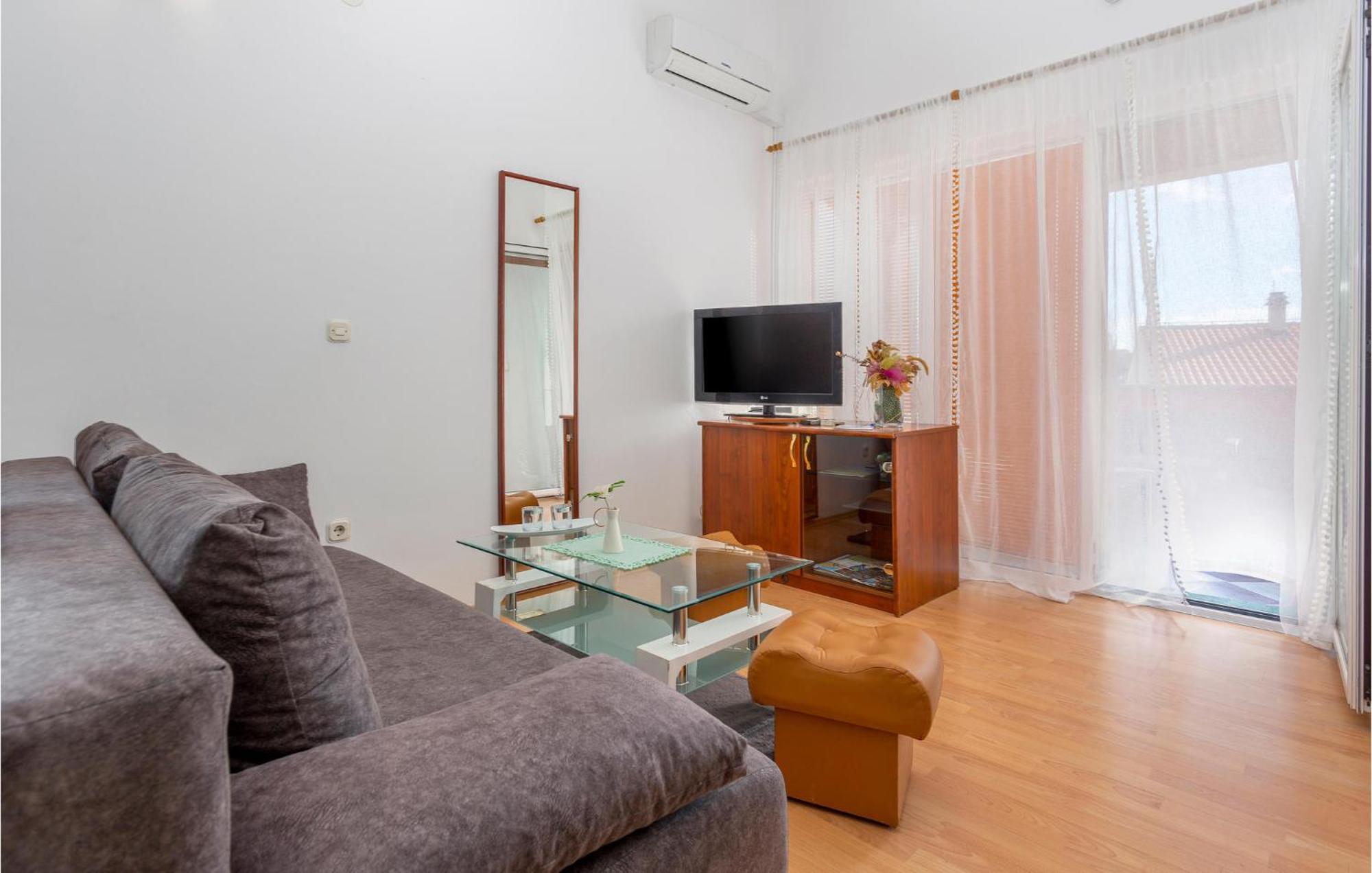 Beautiful Apartment In Krk With Kitchen Krk Town Kültér fotó